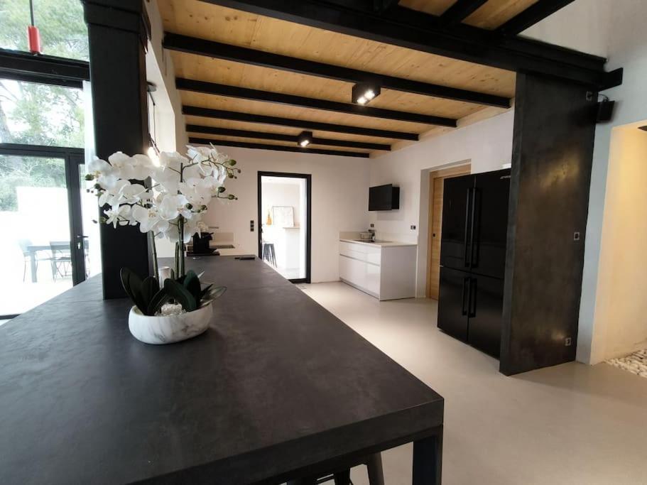 Вилла Industrial Luxury Nimes & Arles Бокер Экстерьер фото