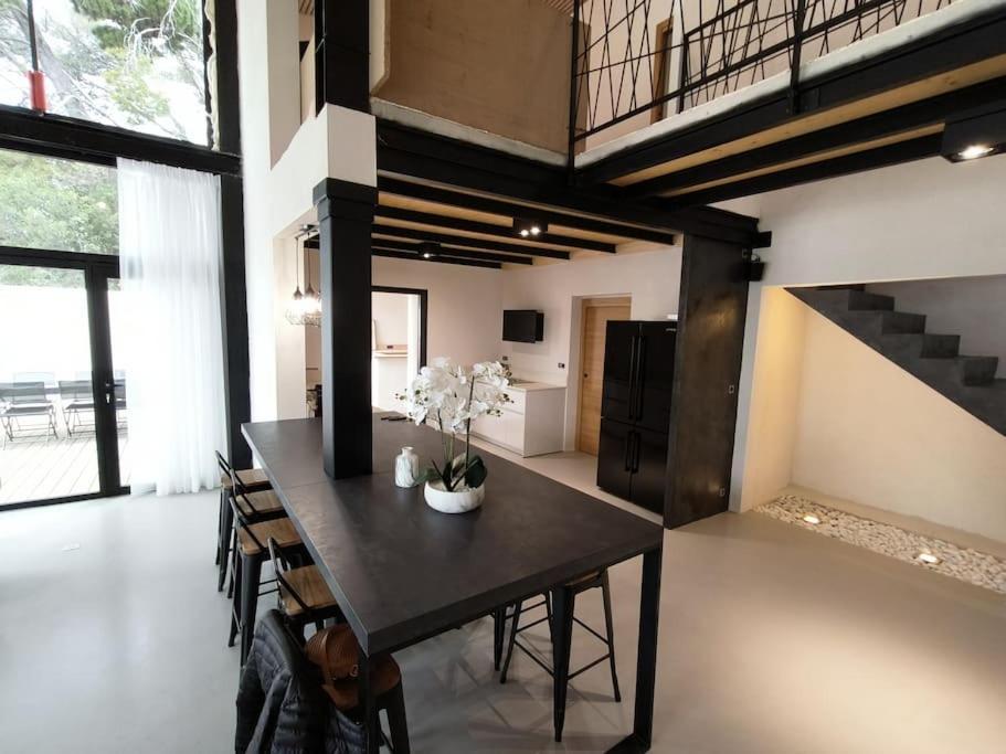 Вилла Industrial Luxury Nimes & Arles Бокер Экстерьер фото